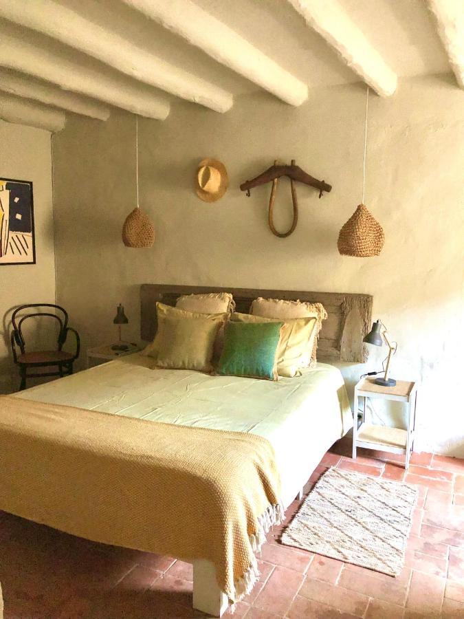 El Castell De Seguero Appartement Beuda Buitenkant foto