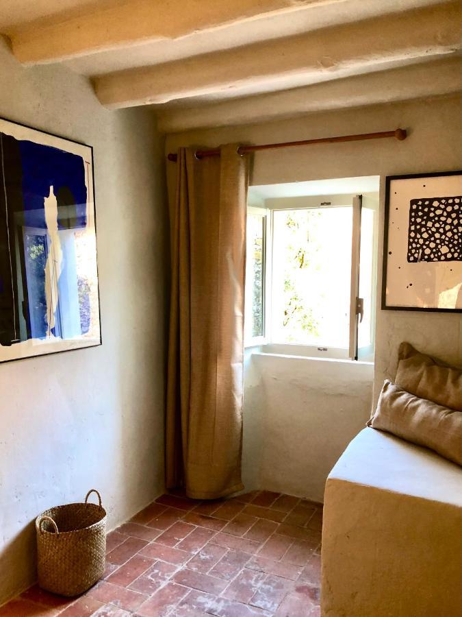 El Castell De Seguero Appartement Beuda Buitenkant foto
