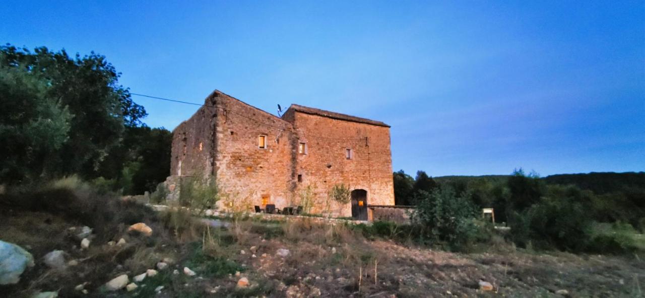 El Castell De Seguero Appartement Beuda Buitenkant foto