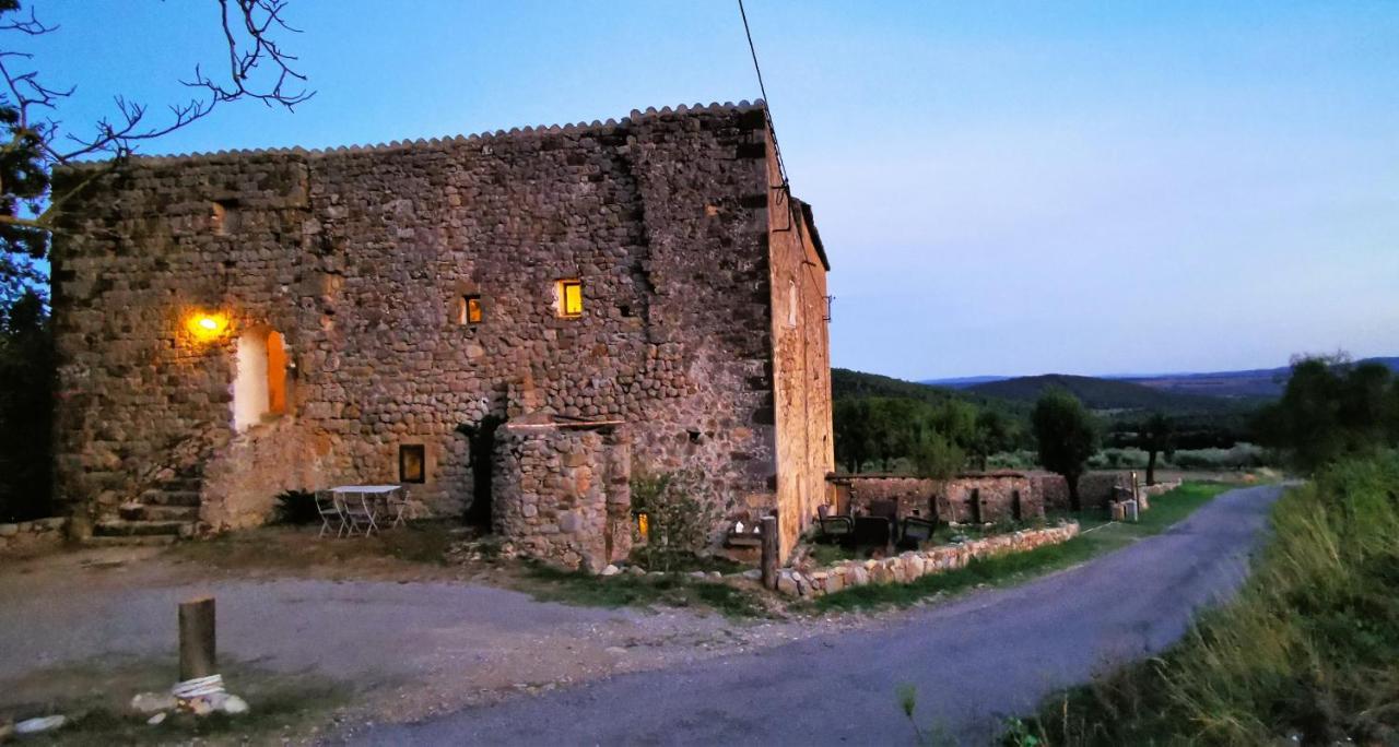 El Castell De Seguero Appartement Beuda Buitenkant foto