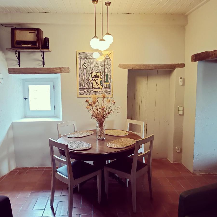 El Castell De Seguero Appartement Beuda Buitenkant foto