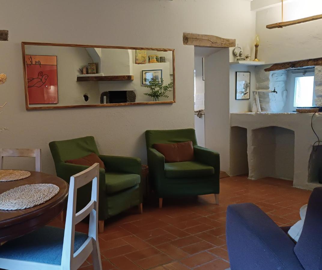 El Castell De Seguero Appartement Beuda Buitenkant foto